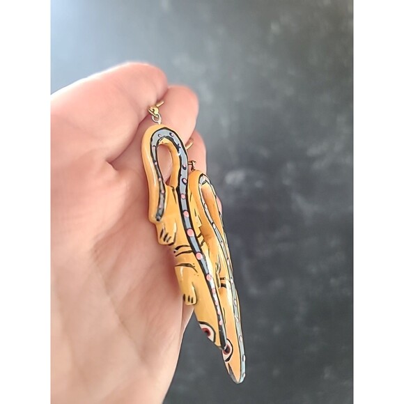 Painted Wooden Dangling Salamander Earrings Vintage Costume Jewelry NOS - Picture 3 of 10